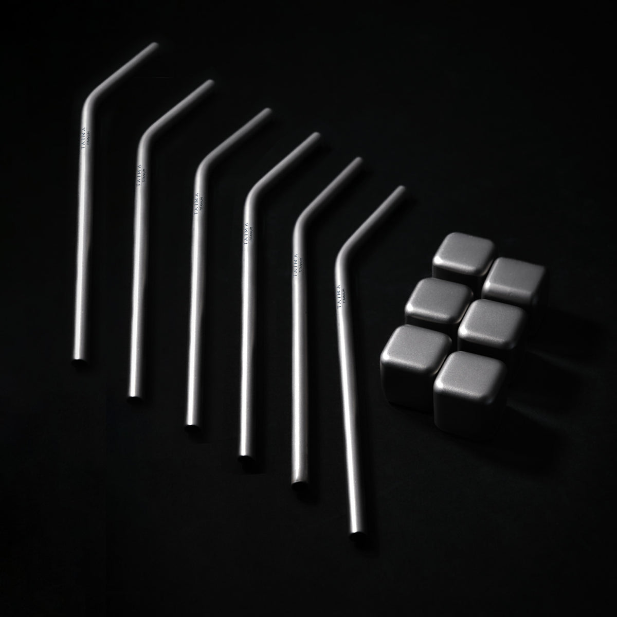 metal straws and metal dice